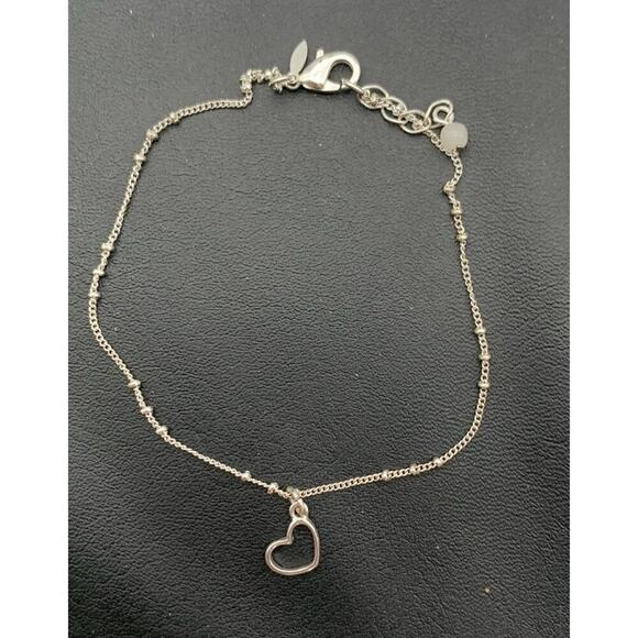 Silver Tone Dainty Chain Link Bracelet With A Heart Signed Tag Says NWT - Picture 1 of 4
